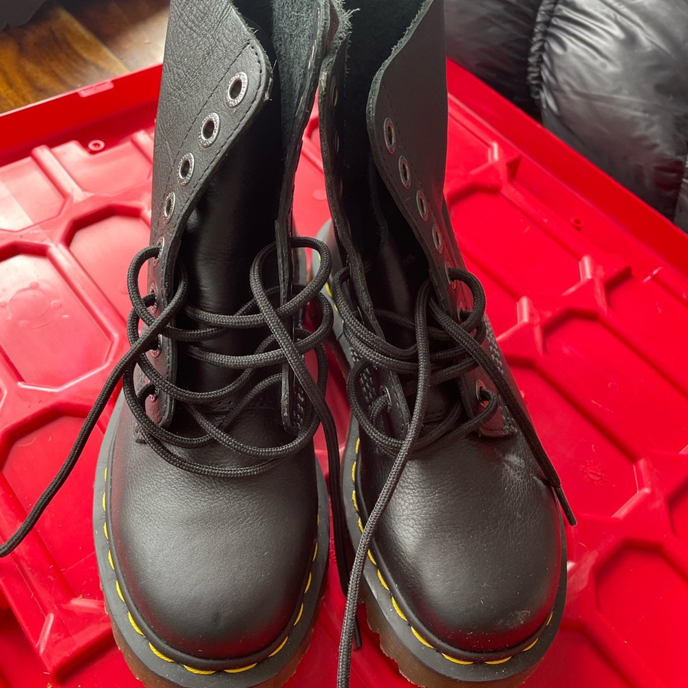 Leather Dr martens Black Lace-Up Boots with Yellow Stitching IV
